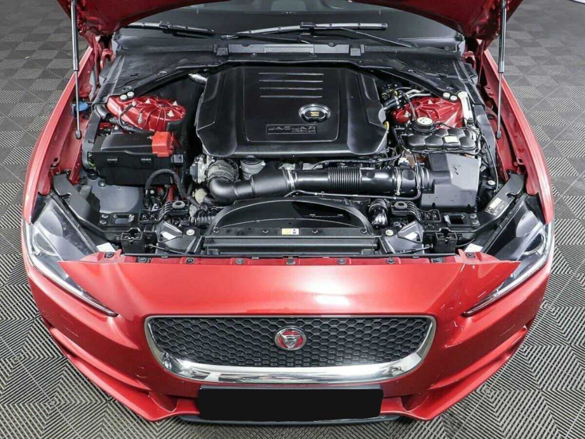 Купить Jaguar XE с пробегом. Фото: #16