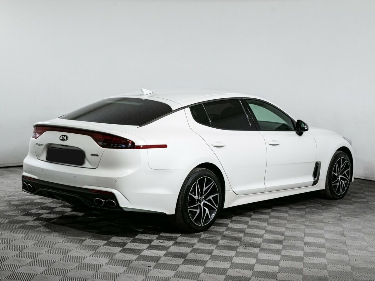Купить Kia Stinger с пробегом. Фото: #3