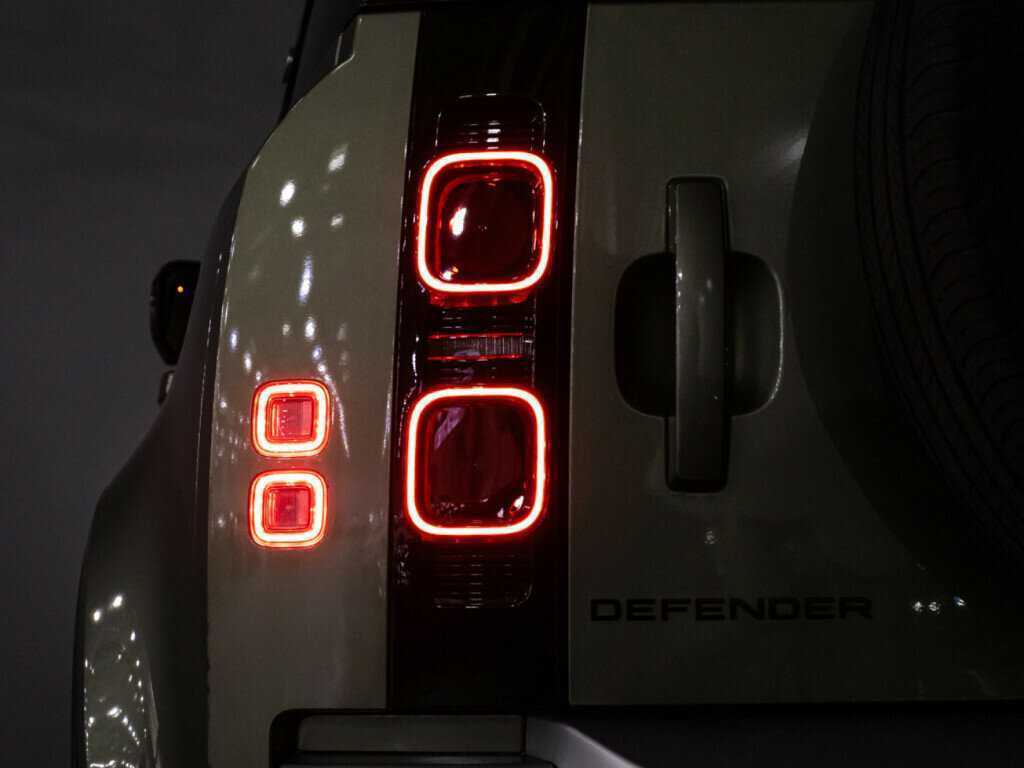 Купить Land Rover Defender с пробегом. Фото: #29