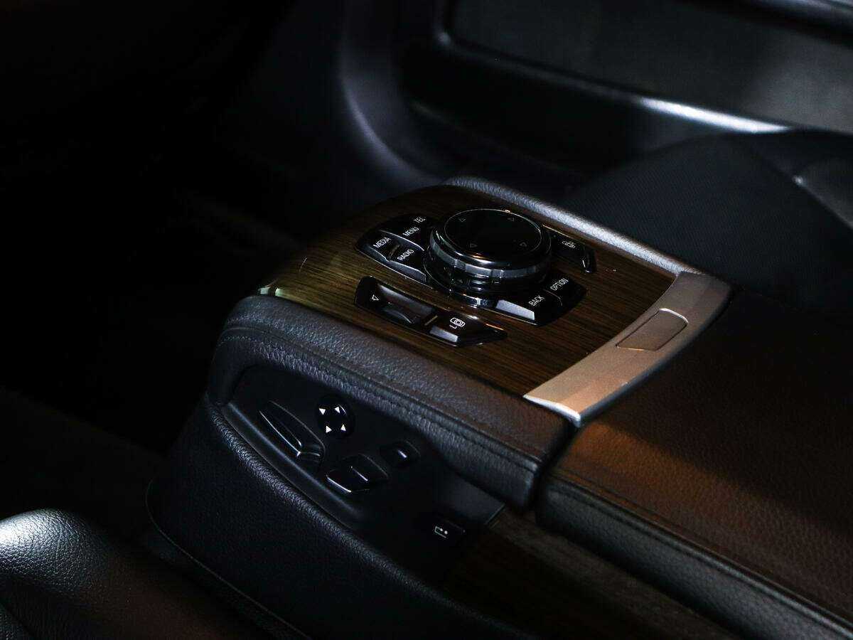 Купить BMW 7 серии с пробегом. Фото: #21