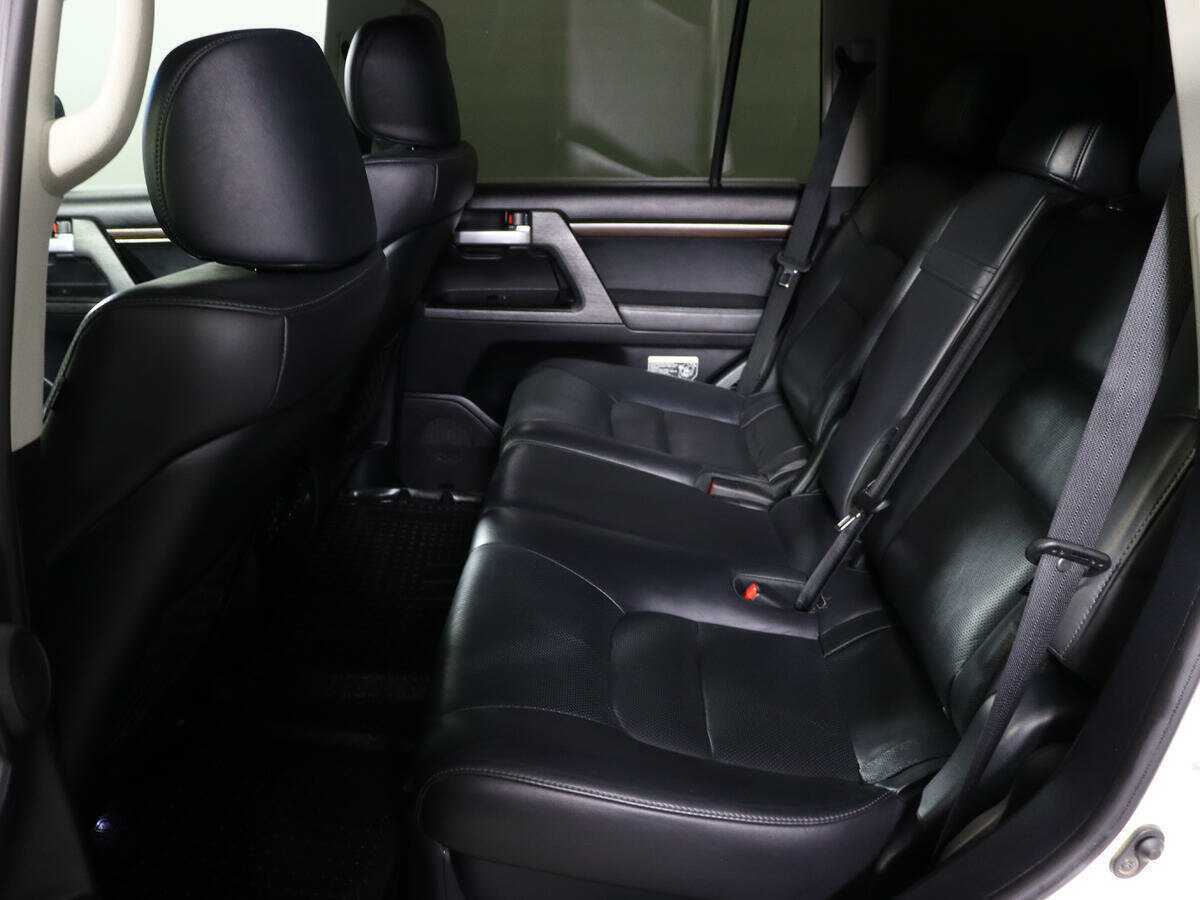 Купить Toyota Land Cruiser с пробегом. Фото: #9