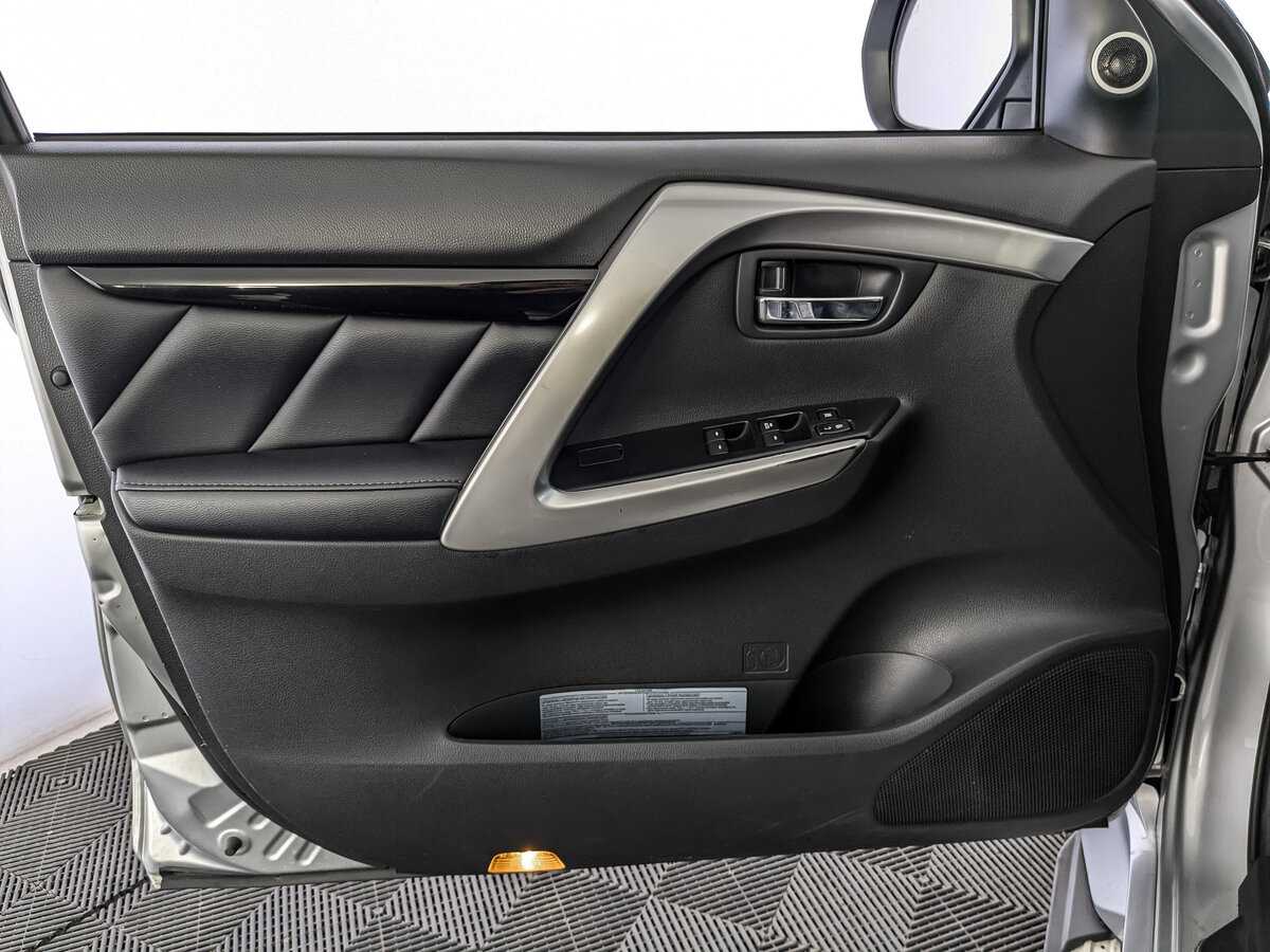 Купить Mitsubishi Pajero Sport с пробегом. Фото: #14
