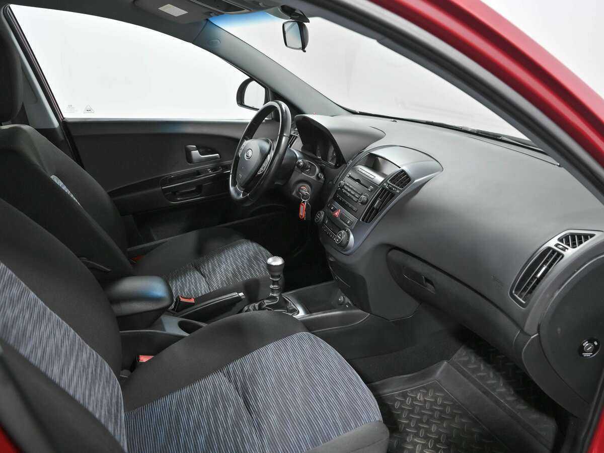 Купить Kia Ceed с пробегом. Фото: #5