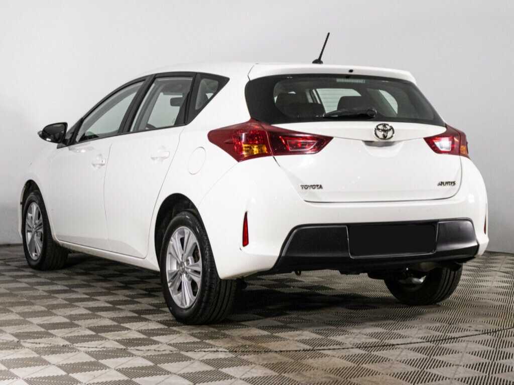 Купить Toyota Auris с пробегом. Фото: #6