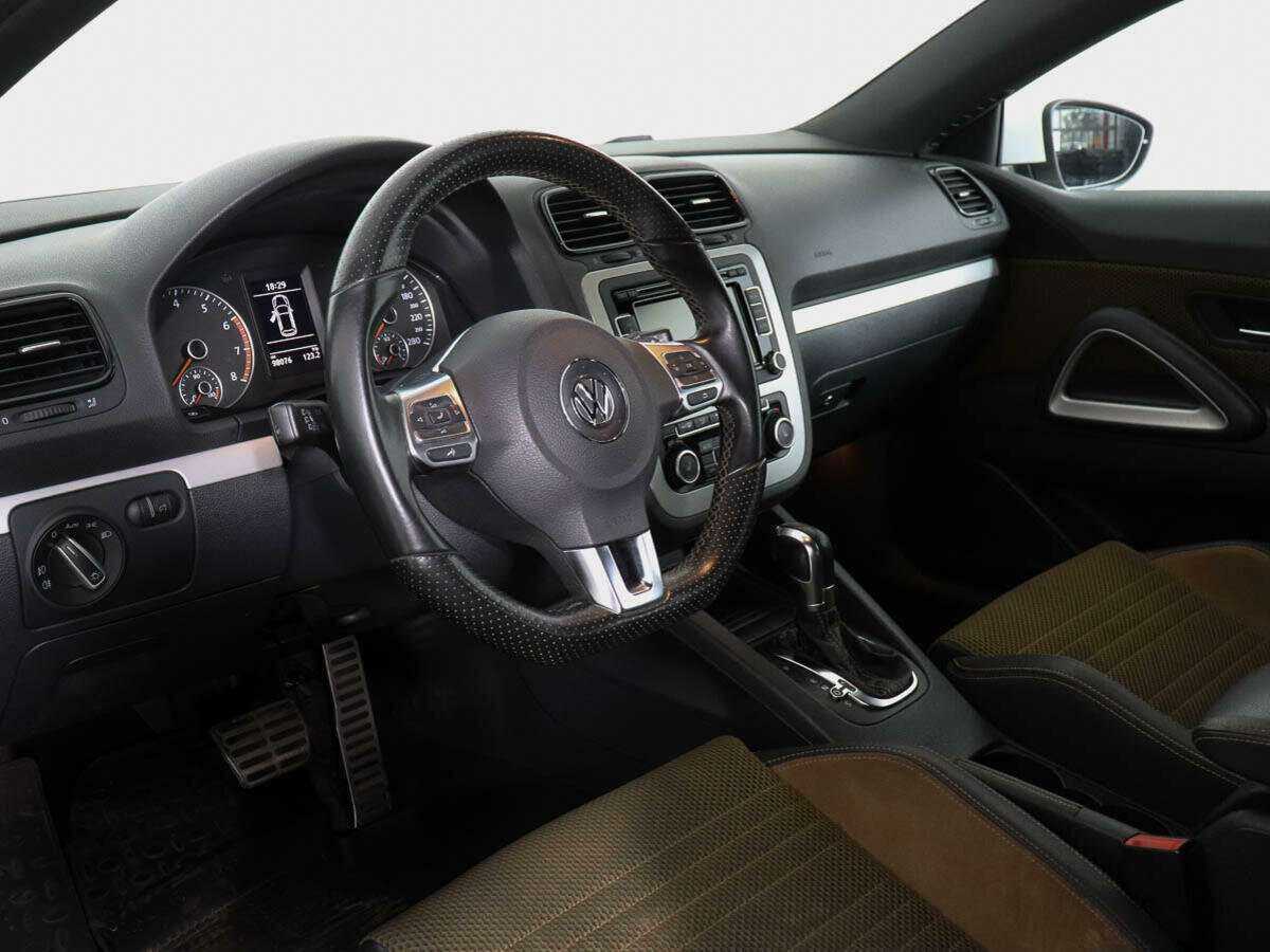 Купить Volkswagen Scirocco с пробегом. Фото: #7