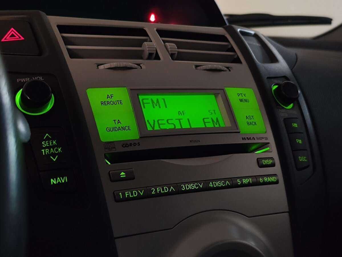 Купить Toyota Yaris с пробегом. Фото: #15