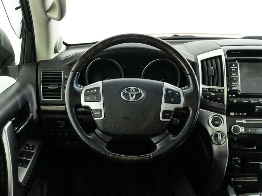 Купить Toyota Land Cruiser с пробегом. Фото: #26