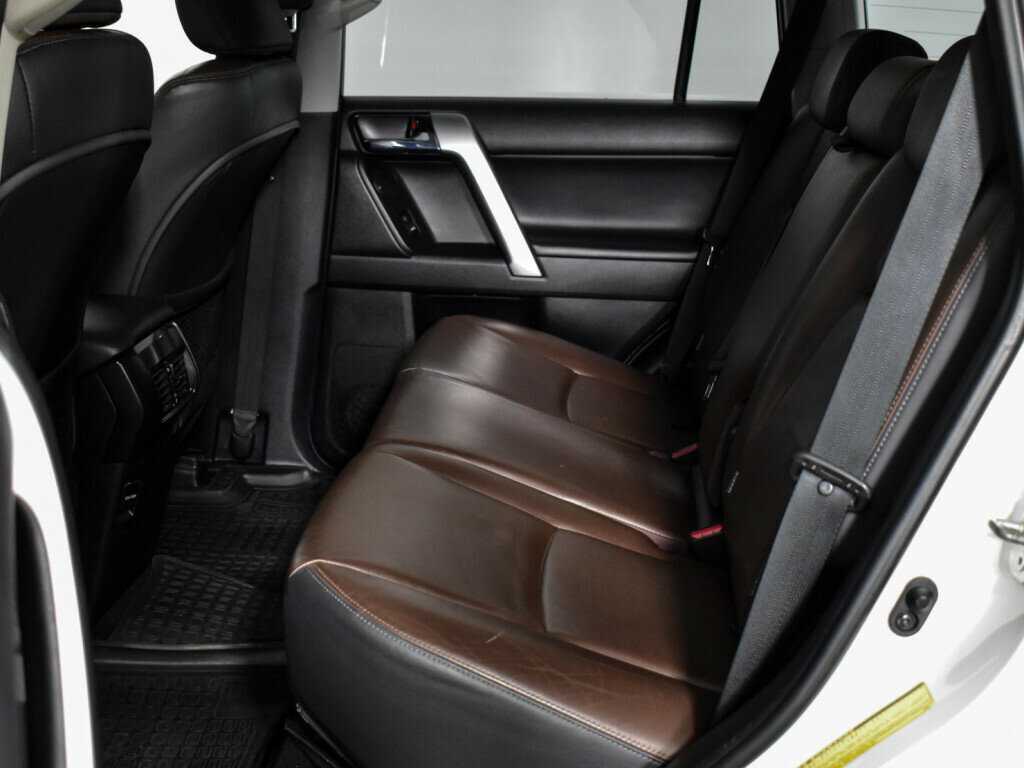 Купить Toyota Land Cruiser Prado с пробегом. Фото: #9