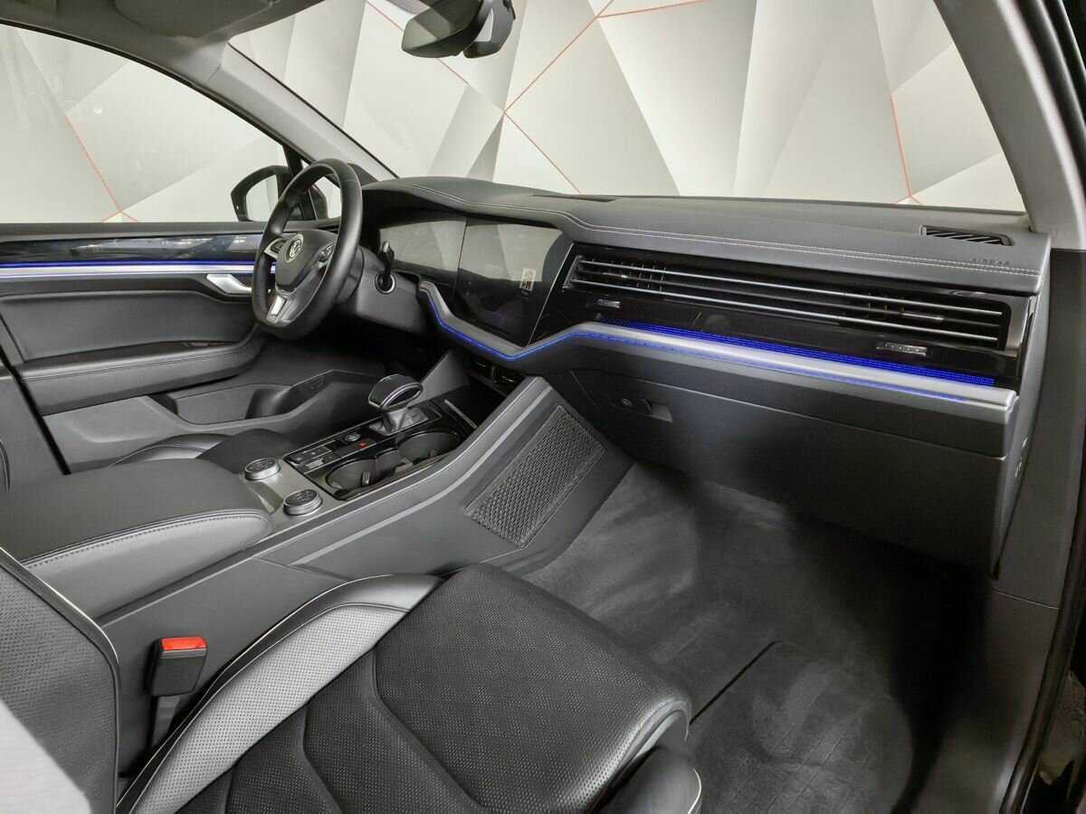 Купить Volkswagen Touareg с пробегом. Фото: #8