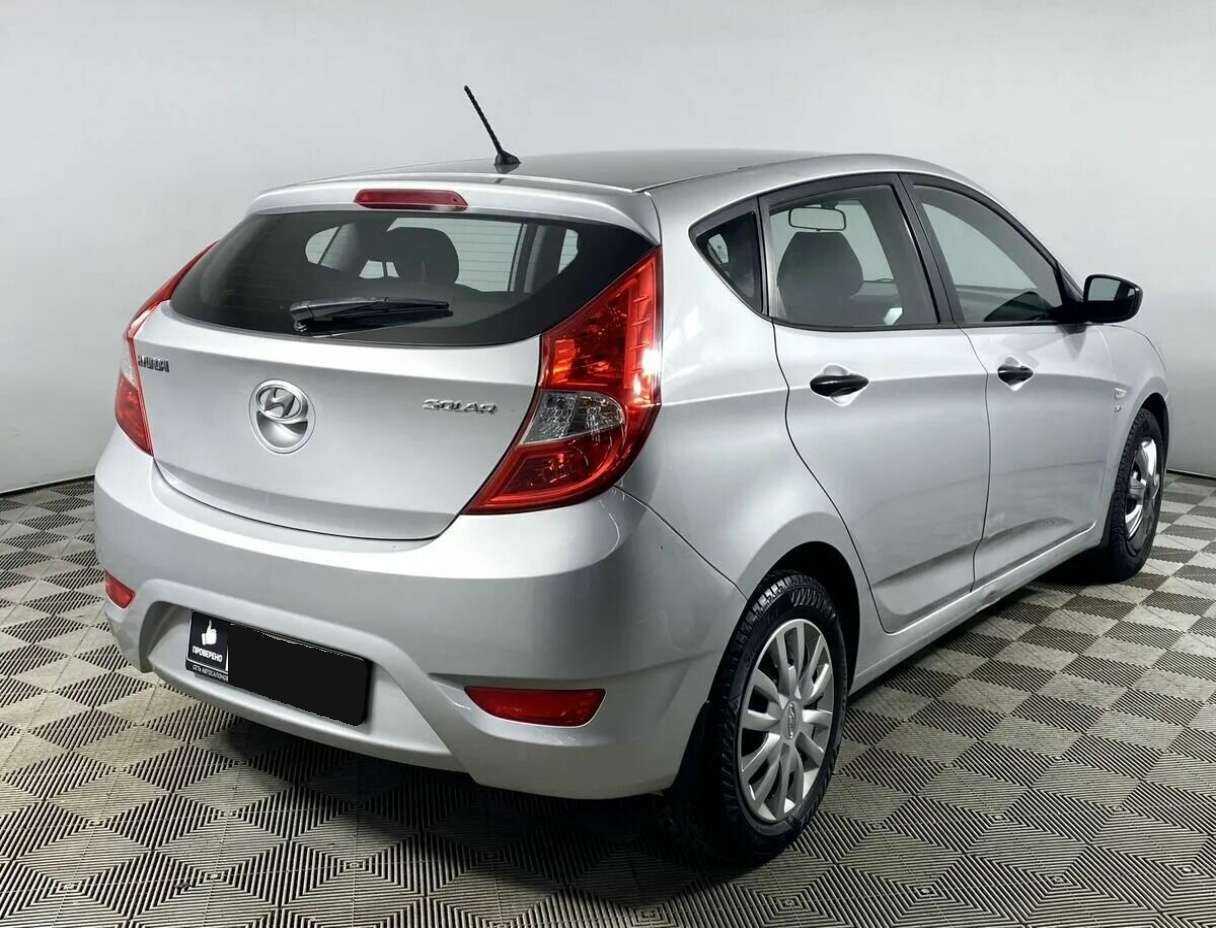 Купить Hyundai Solaris с пробегом. Фото: #3