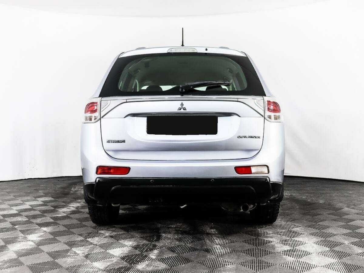 Купить Mitsubishi Outlander с пробегом. Фото: #5