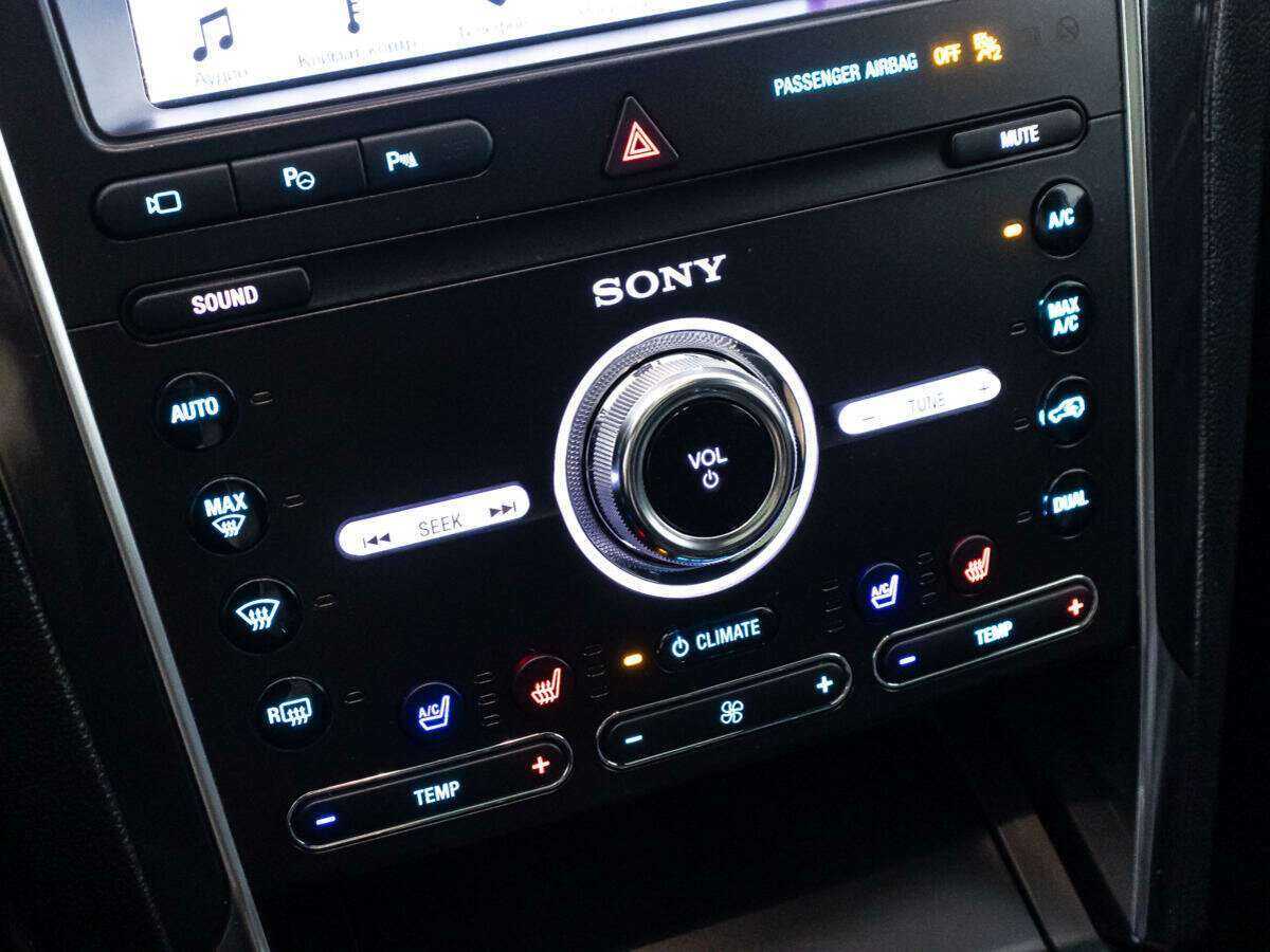 Купить Ford Explorer с пробегом. Фото: #18