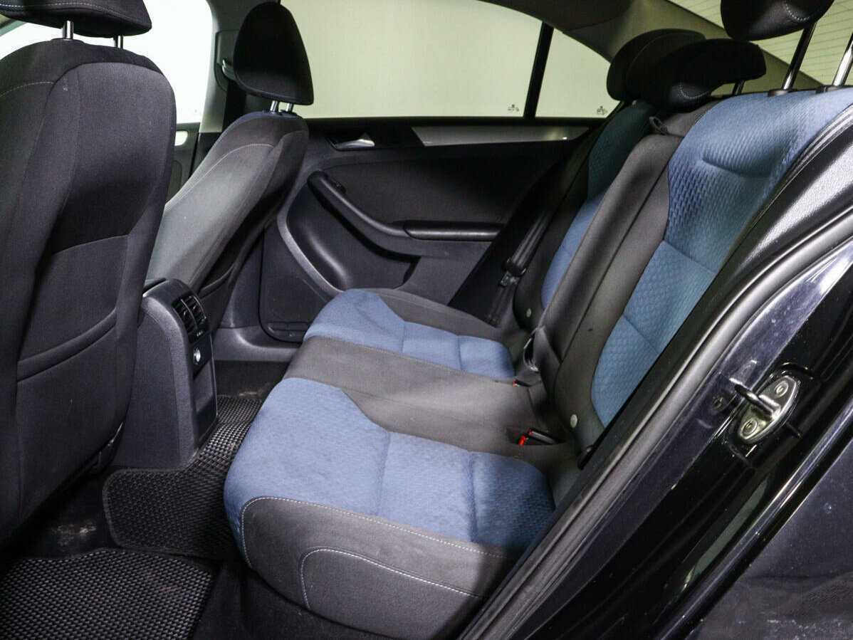 Купить Volkswagen Jetta с пробегом. Фото: #7