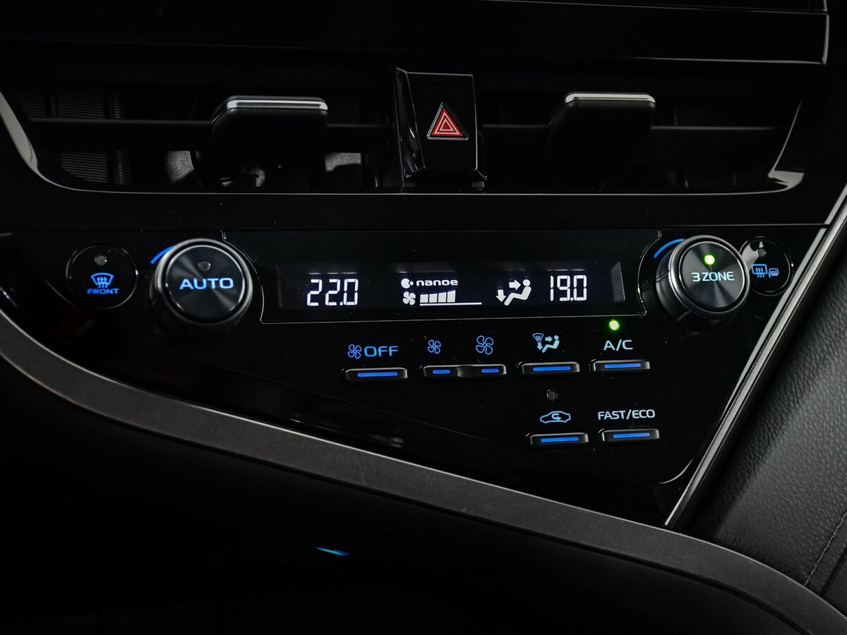 Купить Toyota Camry с пробегом. Фото: #18