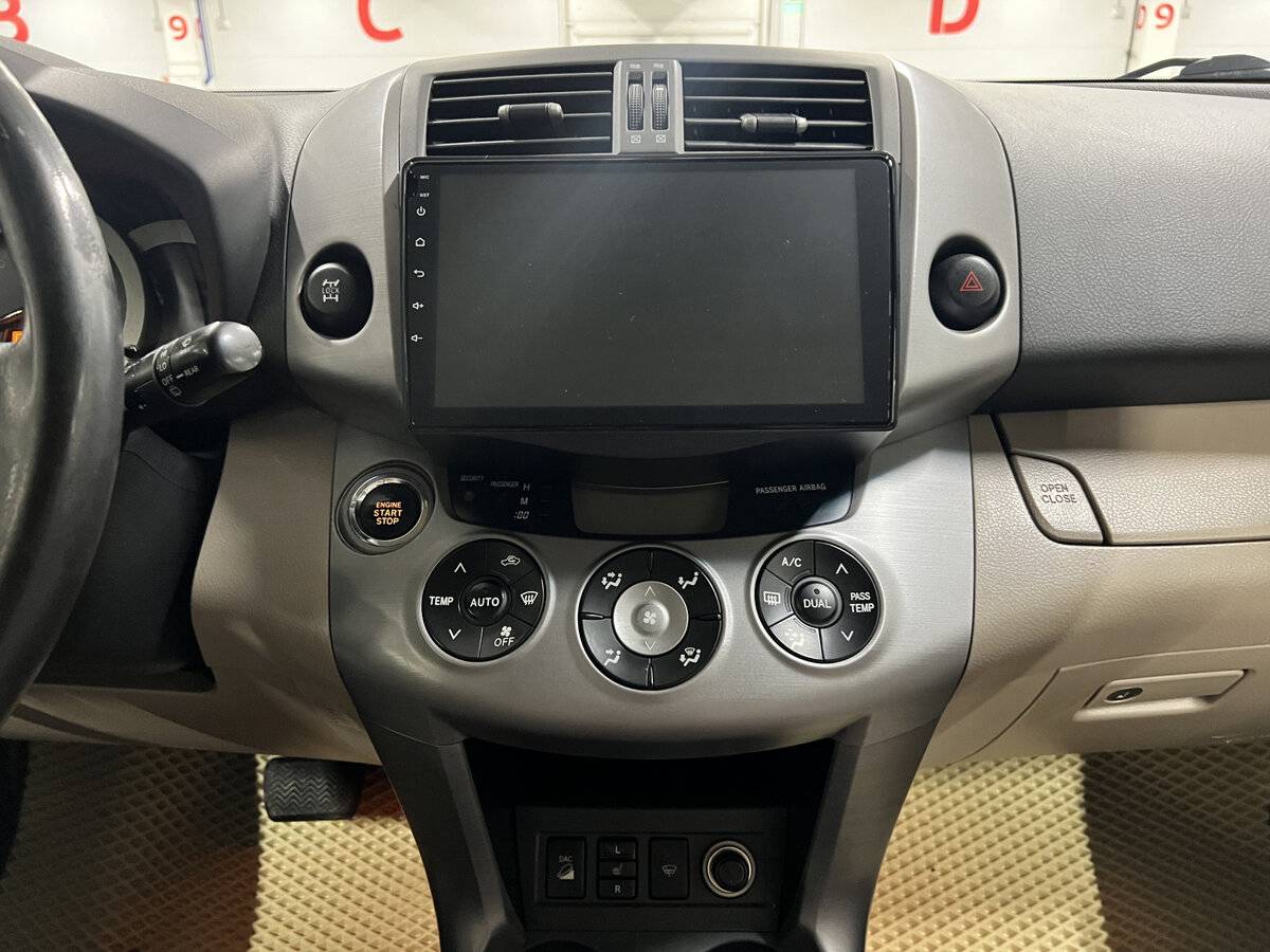 Купить Toyota RAV4 с пробегом. Фото: #14
