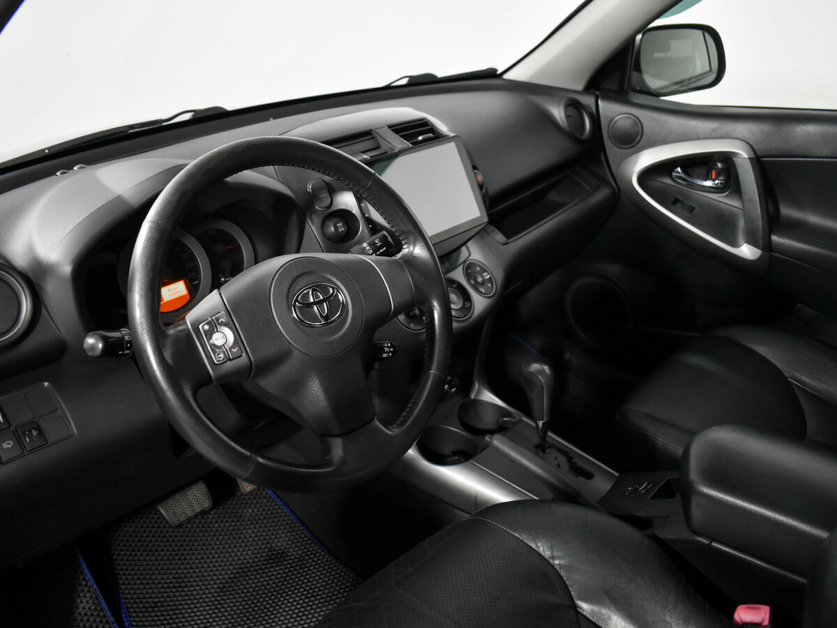 Купить Toyota RAV4 с пробегом. Фото: #8