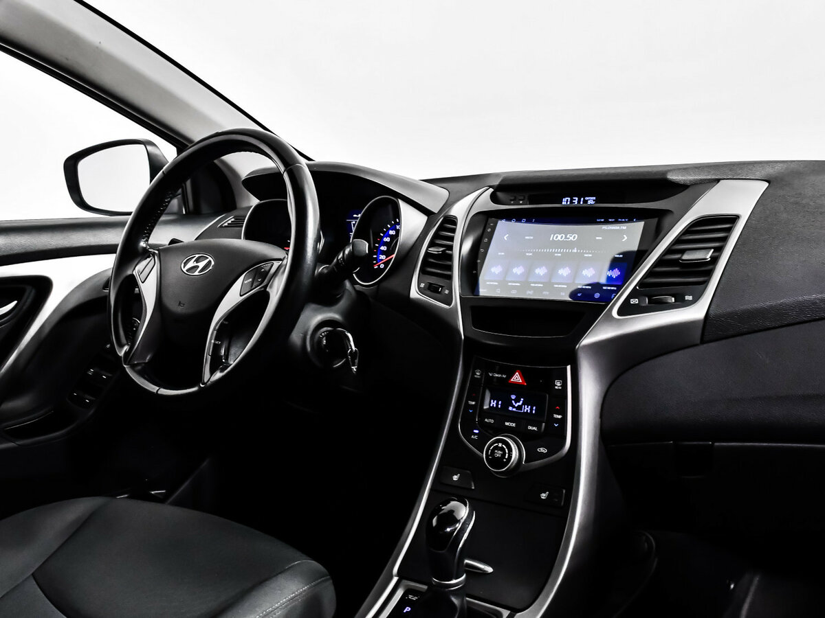 Купить Hyundai Elantra с пробегом. Фото: #8