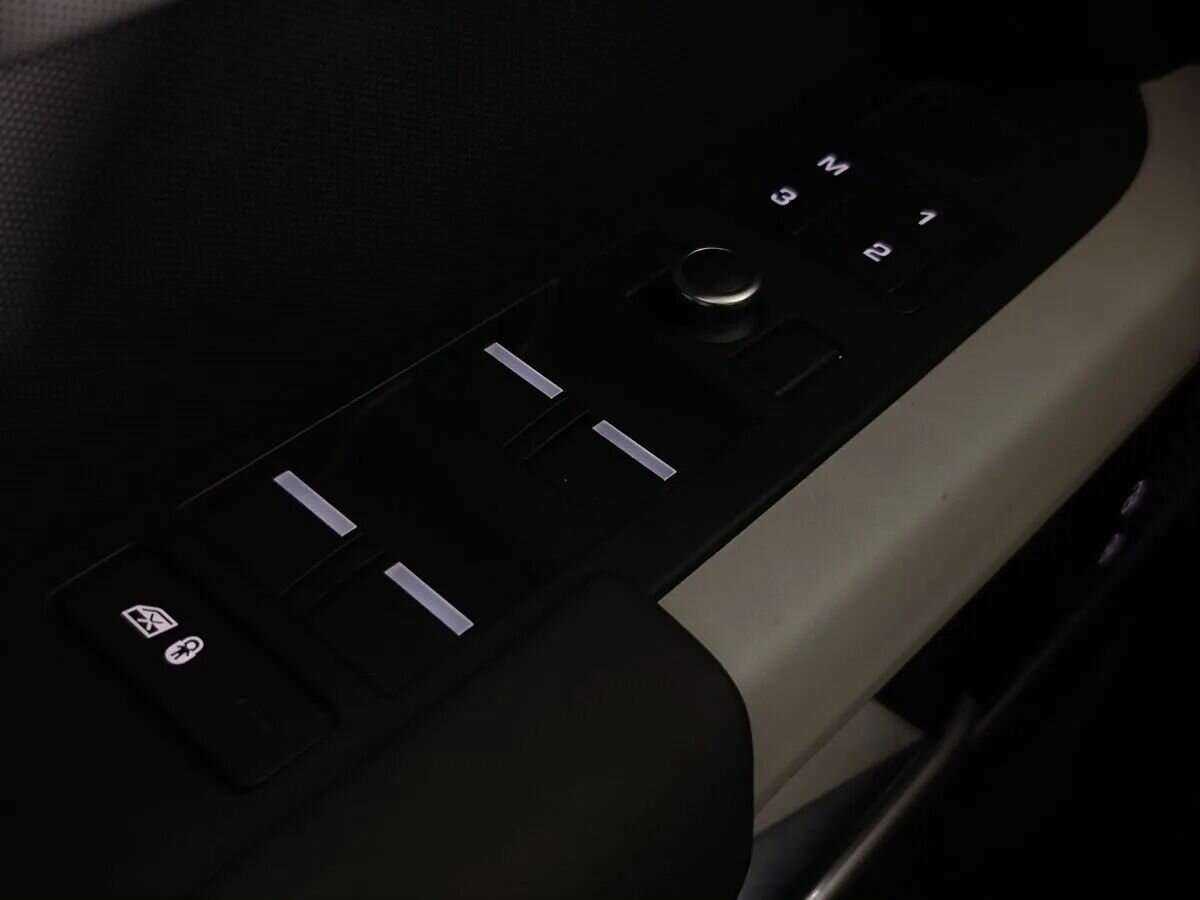 Купить Land Rover Defender с пробегом. Фото: #17