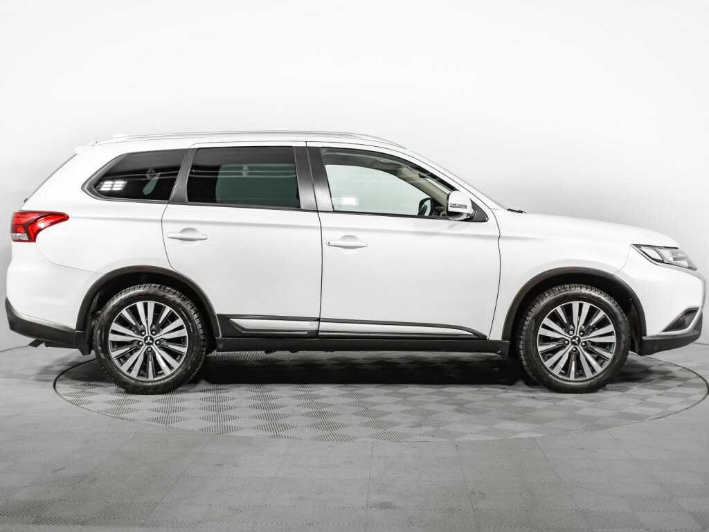Купить Mitsubishi Outlander с пробегом. Фото: #3