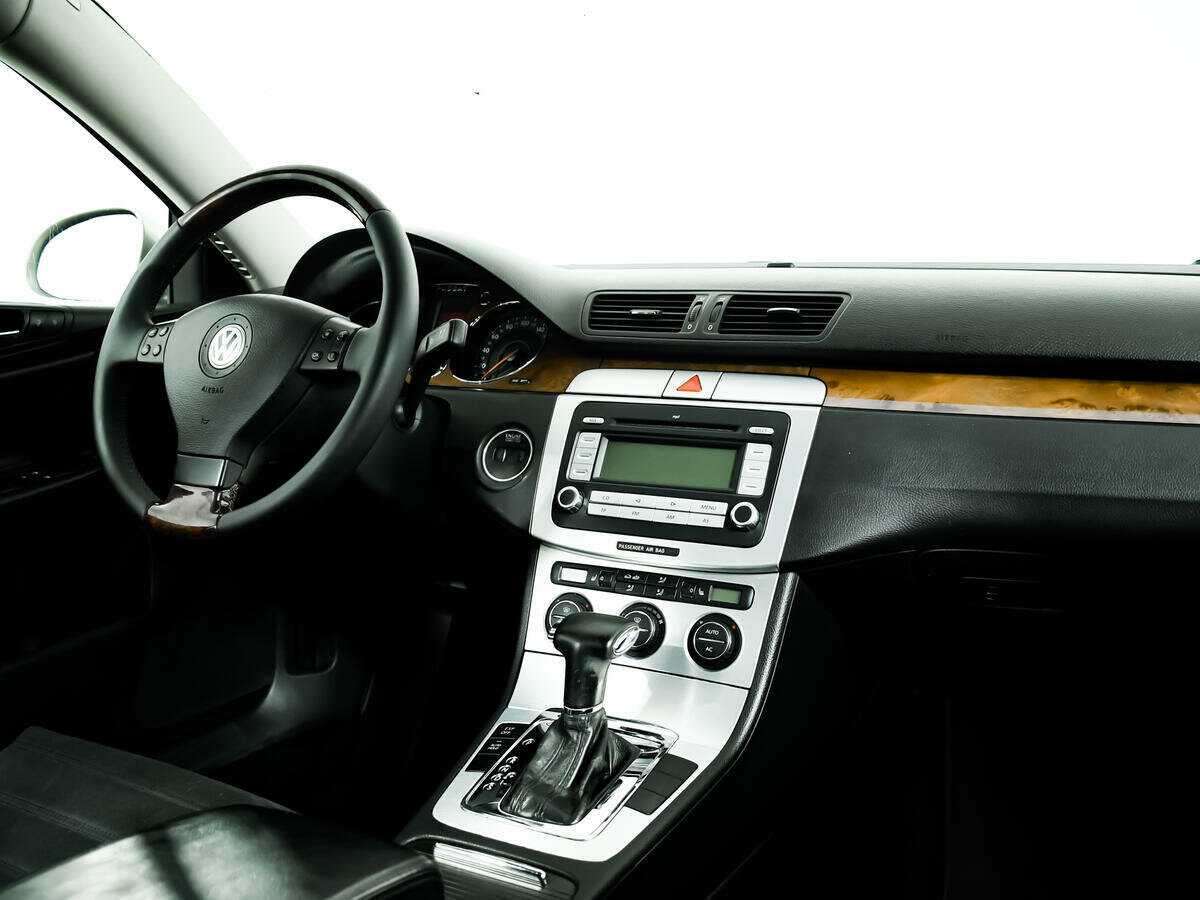Купить Volkswagen Passat с пробегом. Фото: #8