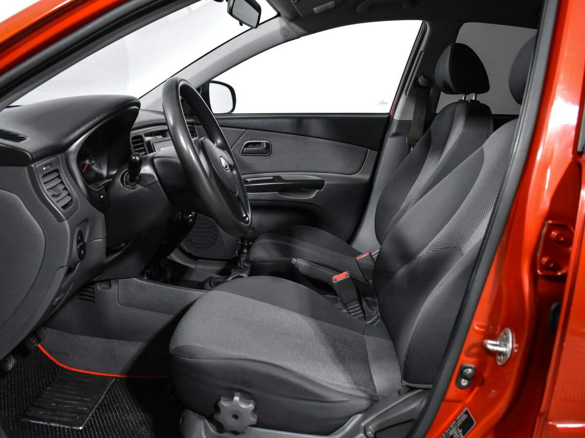 Купить Kia Rio с пробегом. Фото: #9