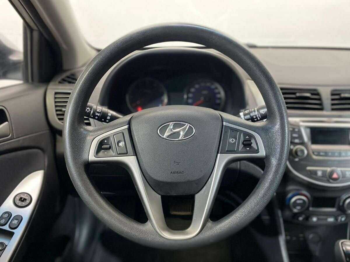 Купить Hyundai Solaris с пробегом. Фото: #11