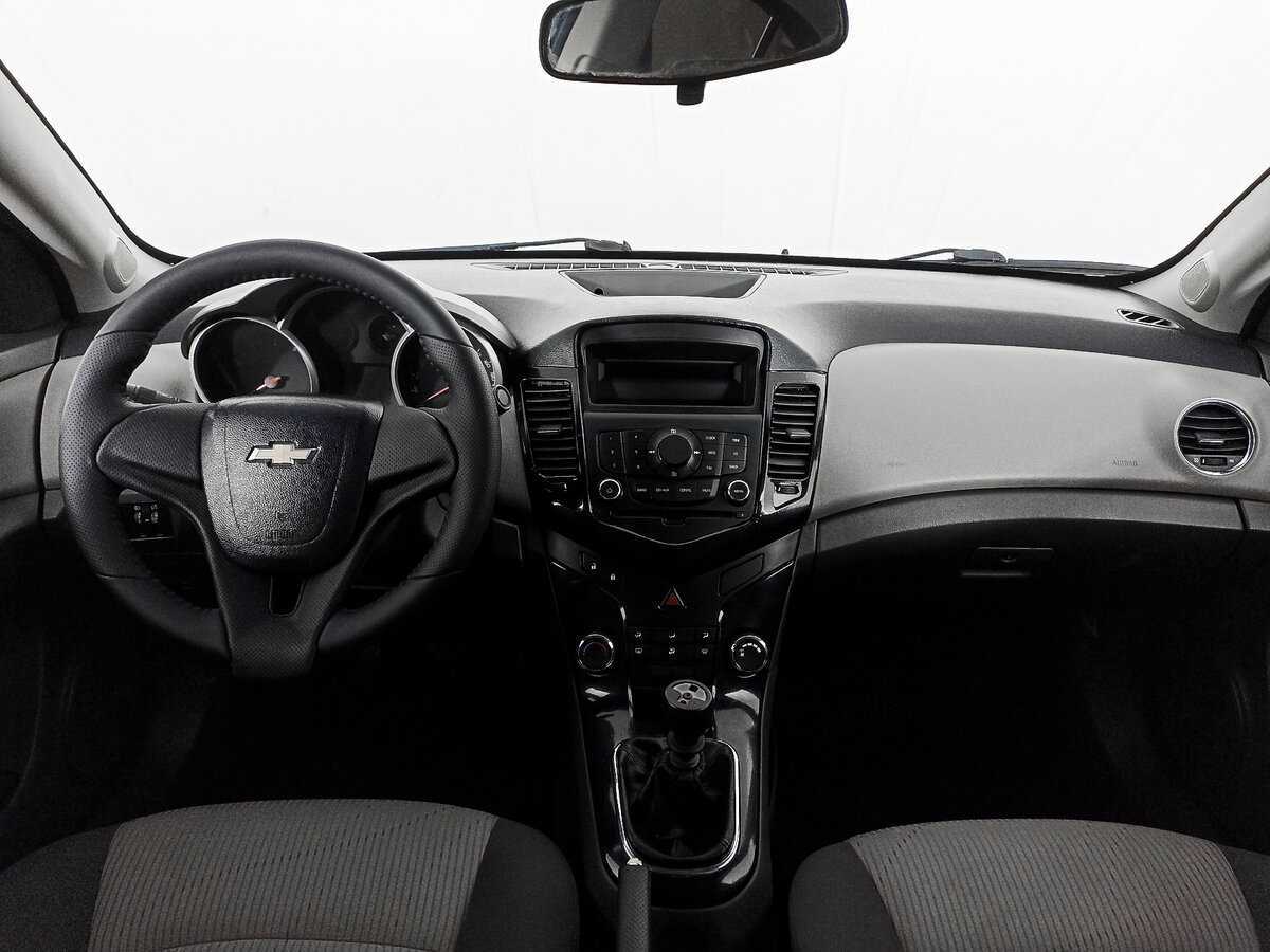 Купить Chevrolet Cruze с пробегом. Фото: #13