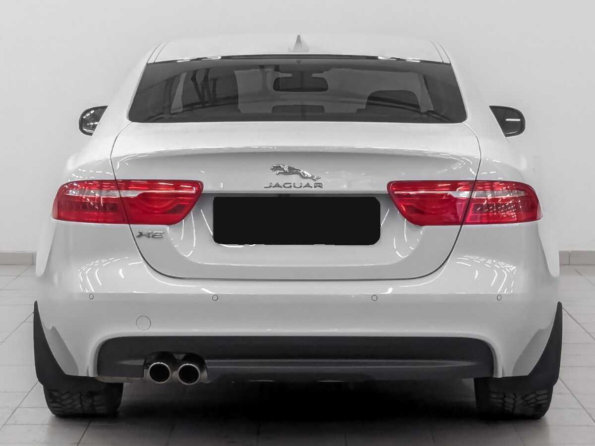 Купить Jaguar XE с пробегом. Фото: #5