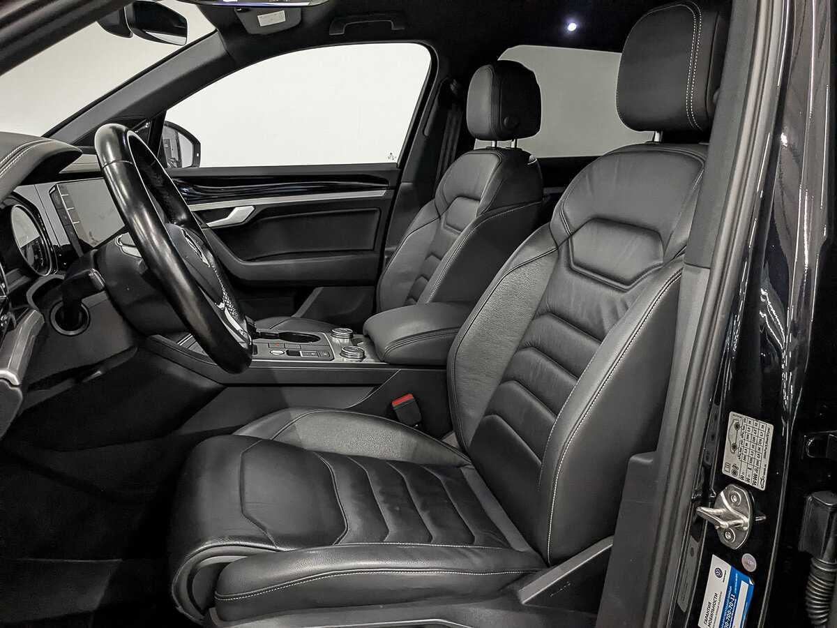 Купить Volkswagen Touareg с пробегом. Фото: #19