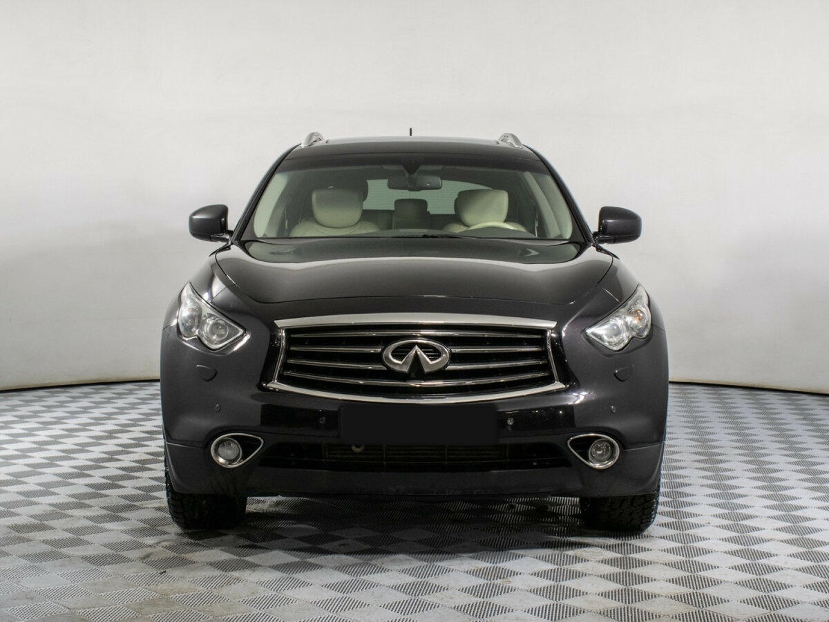 Купить Infiniti QX70 с пробегом. Фото: #1