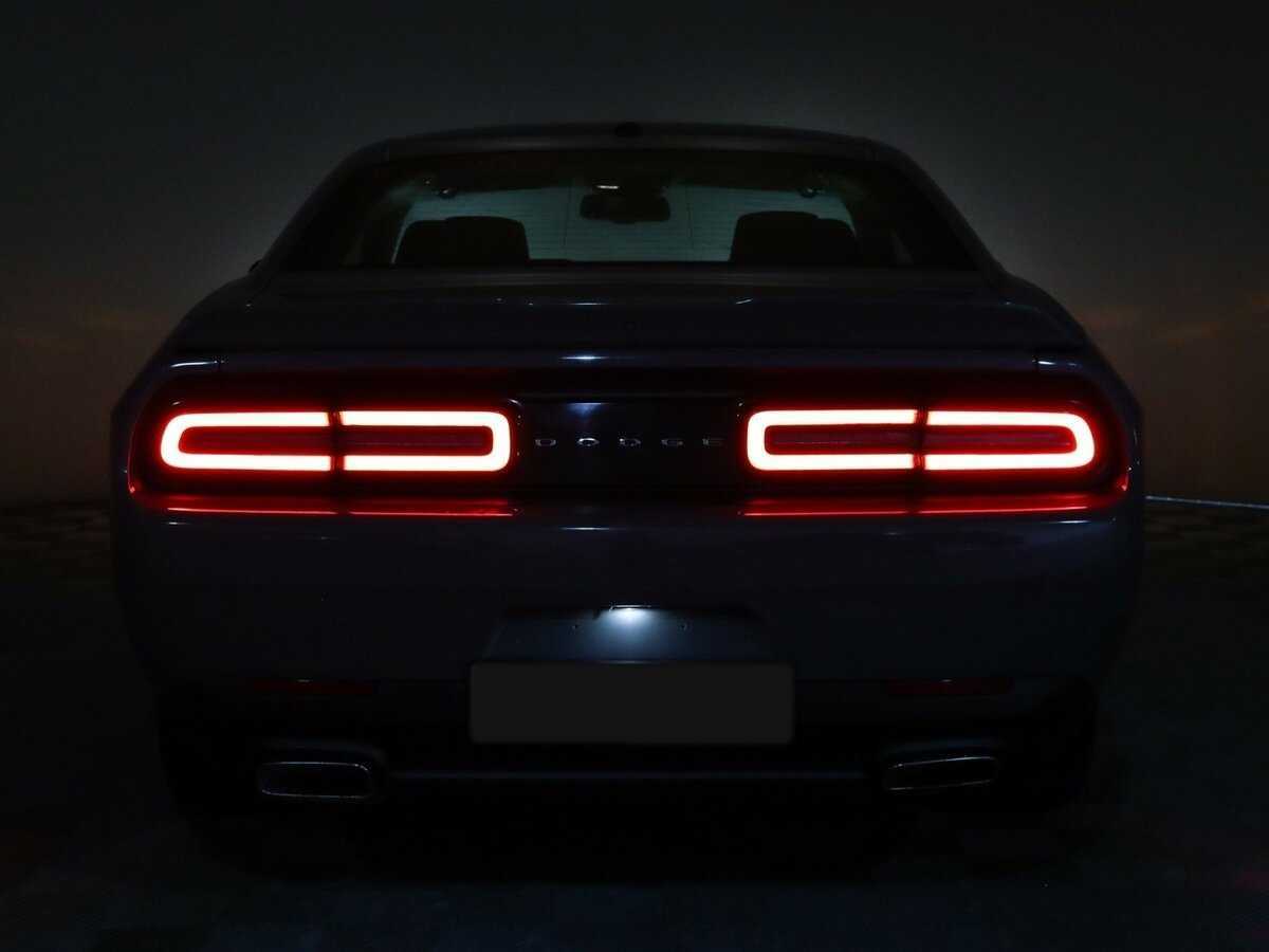 Купить Dodge Challenger с пробегом. Фото: #20