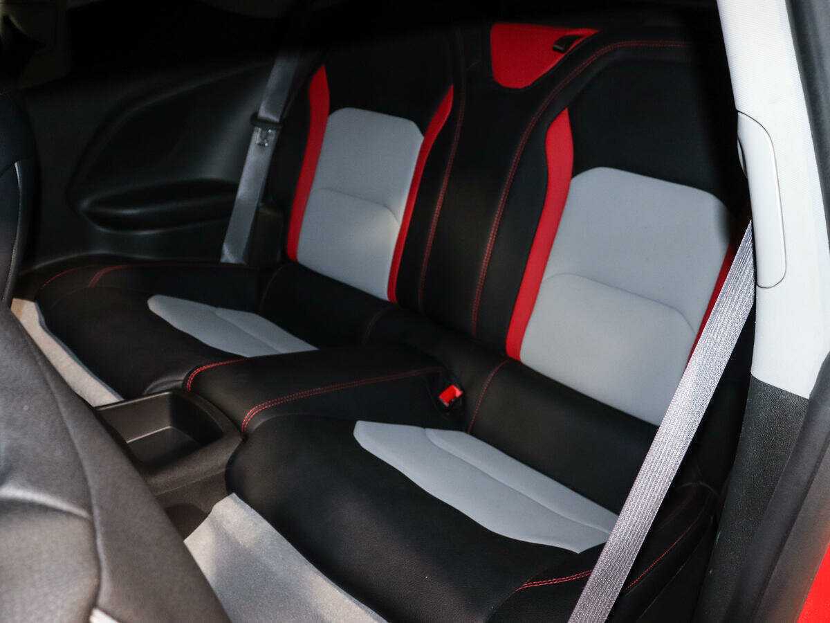 Купить Chevrolet Camaro с пробегом. Фото: #9