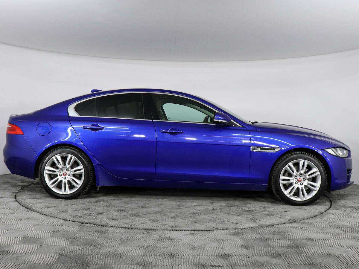 Купить Jaguar XE с пробегом. Фото: #2
