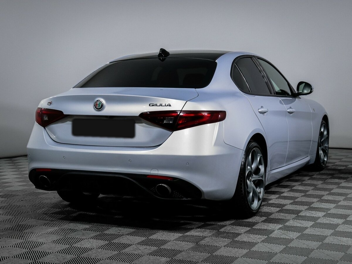 Купить Alfa Romeo Giulia с пробегом. Фото: #3