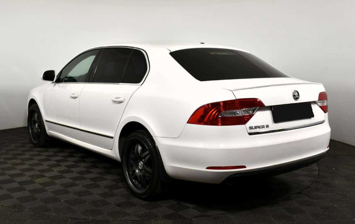 Купить Skoda Superb с пробегом. Фото: #3