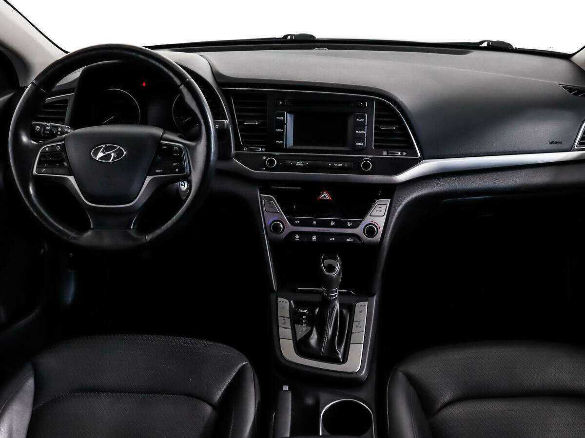 Купить Hyundai Elantra с пробегом. Фото: #11