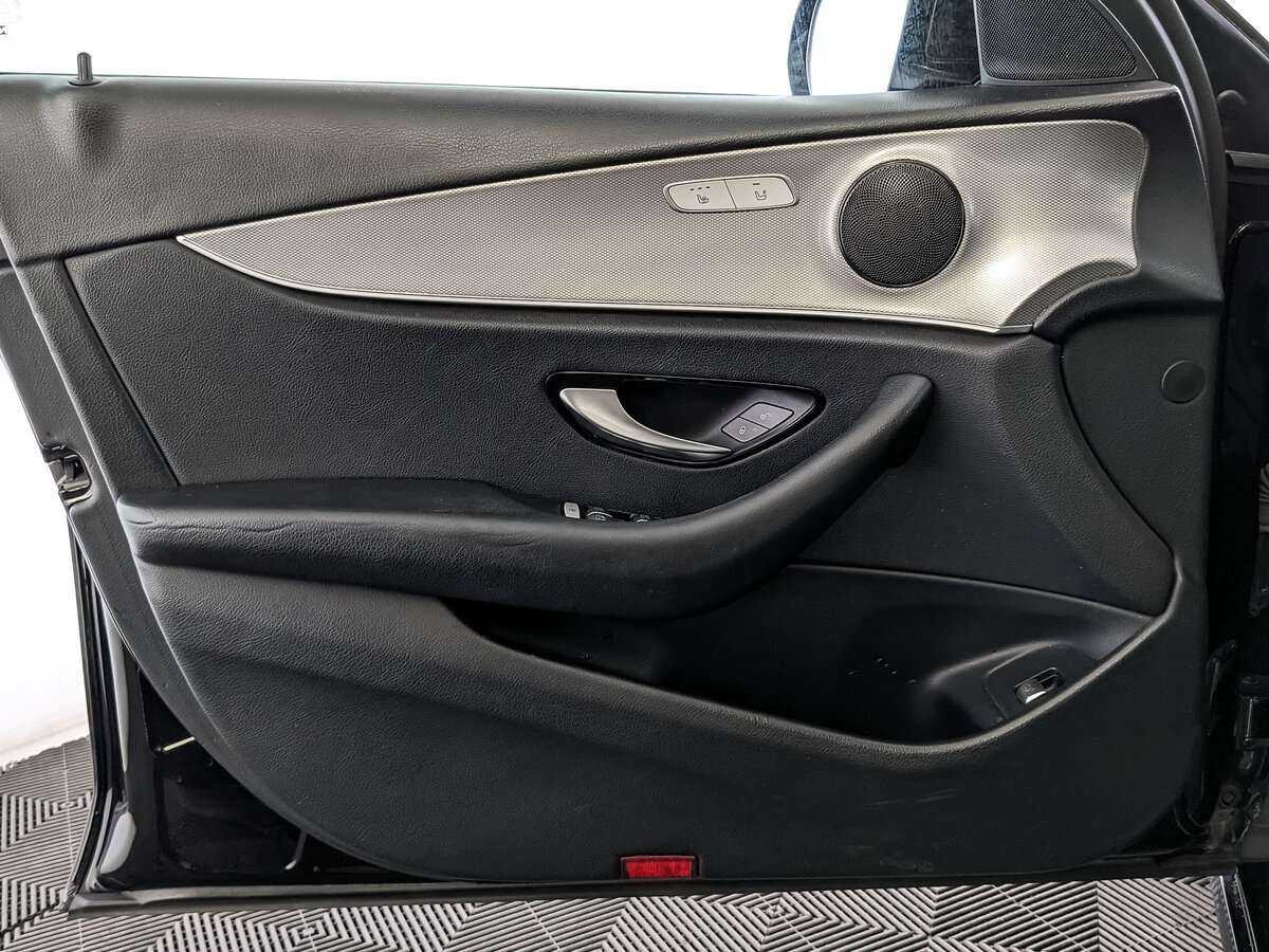 Купить Mercedes-Benz E-Класс с пробегом. Фото: #14