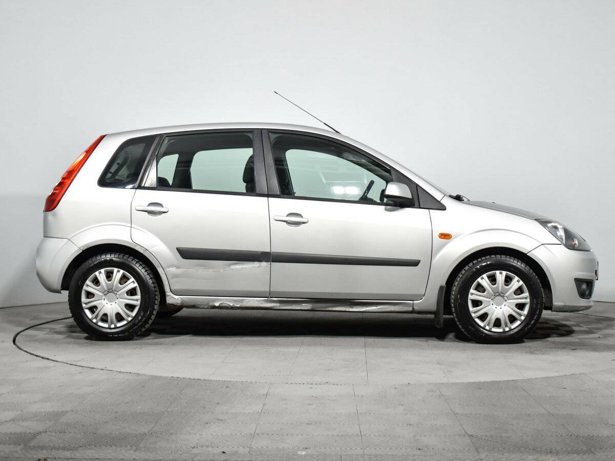 Купить Ford Fiesta с пробегом. Фото: #3