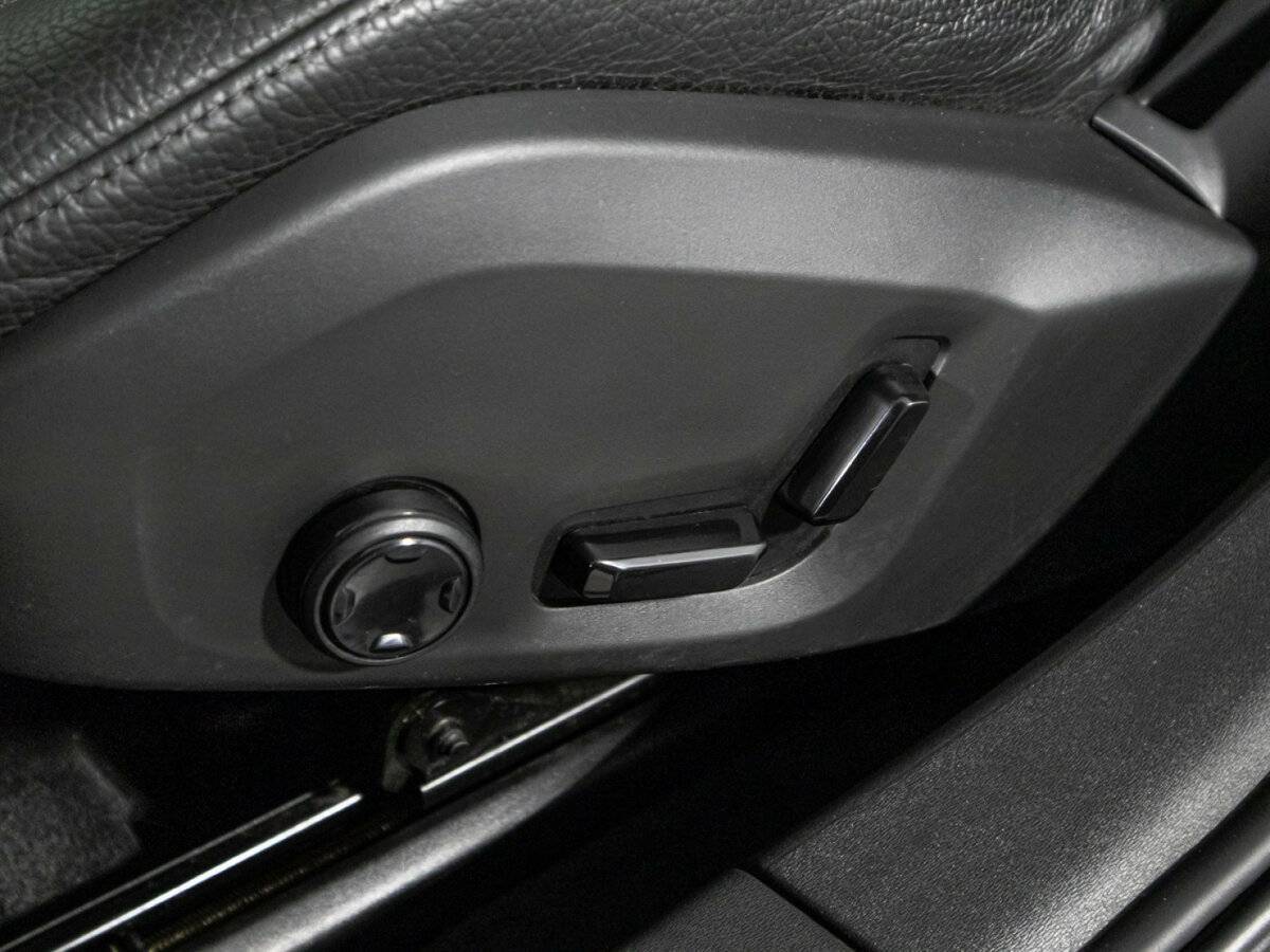 Купить Volvo S90 с пробегом. Фото: #16