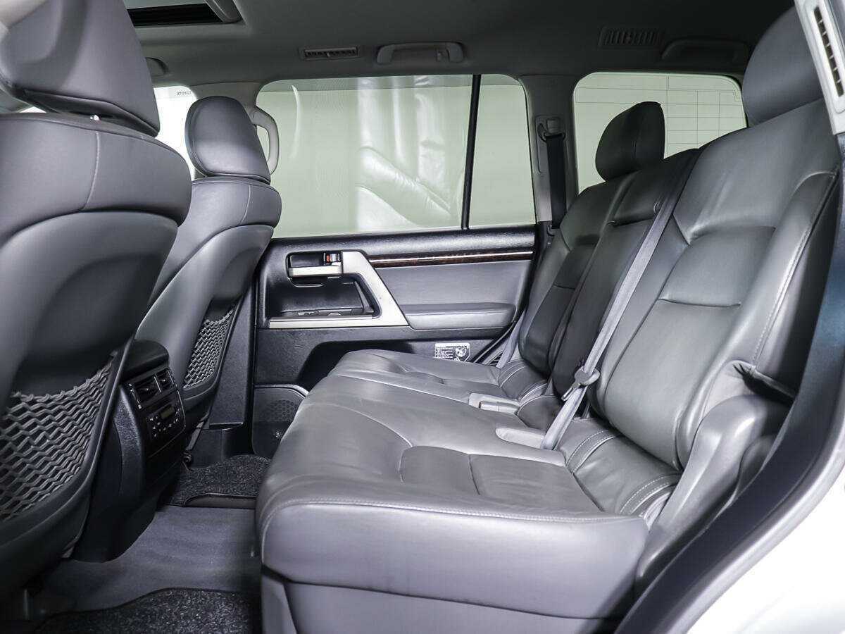 Купить Toyota Land Cruiser с пробегом. Фото: #9