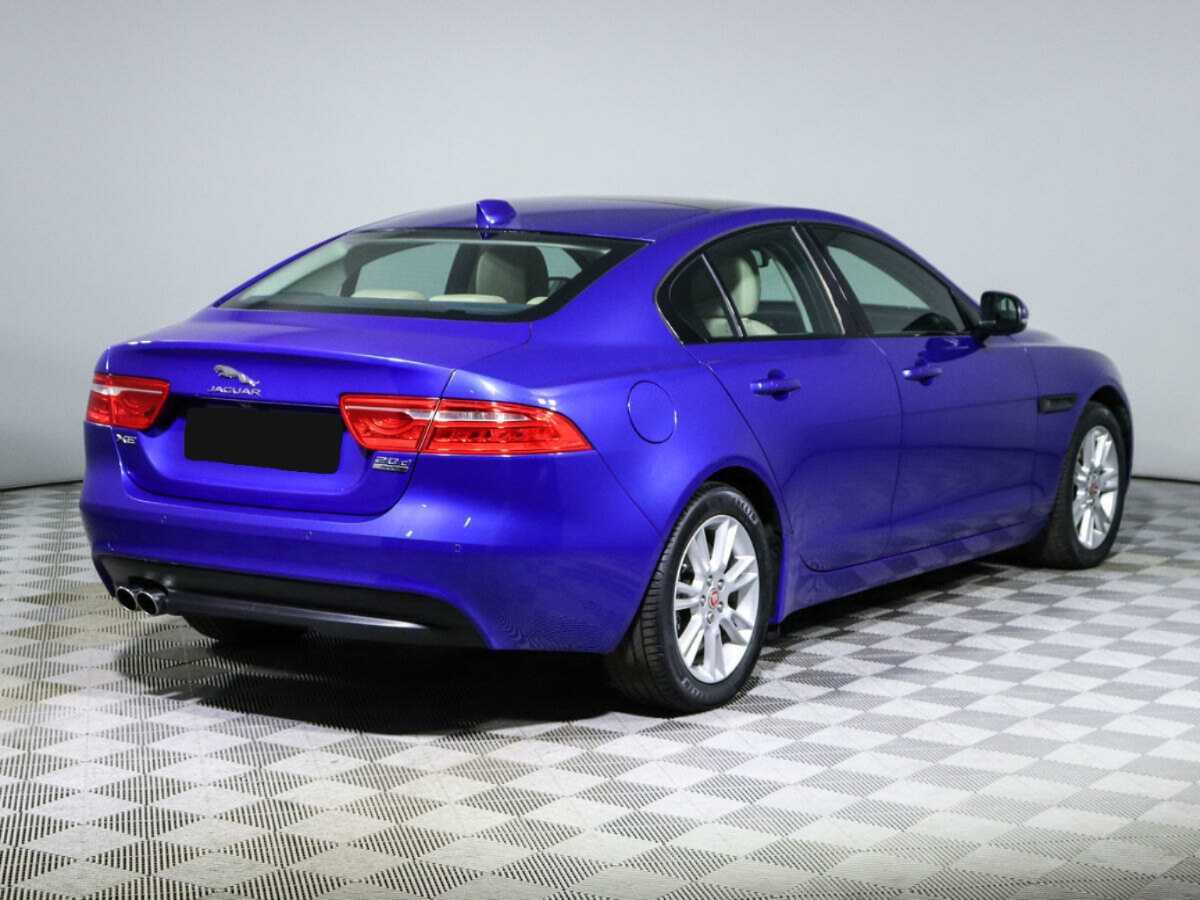 Купить Jaguar XE с пробегом. Фото: #4