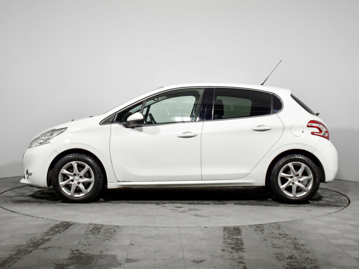 Купить Peugeot 208 с пробегом. Фото: #7