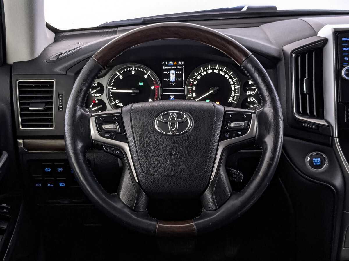 Купить Toyota Land Cruiser с пробегом. Фото: #17