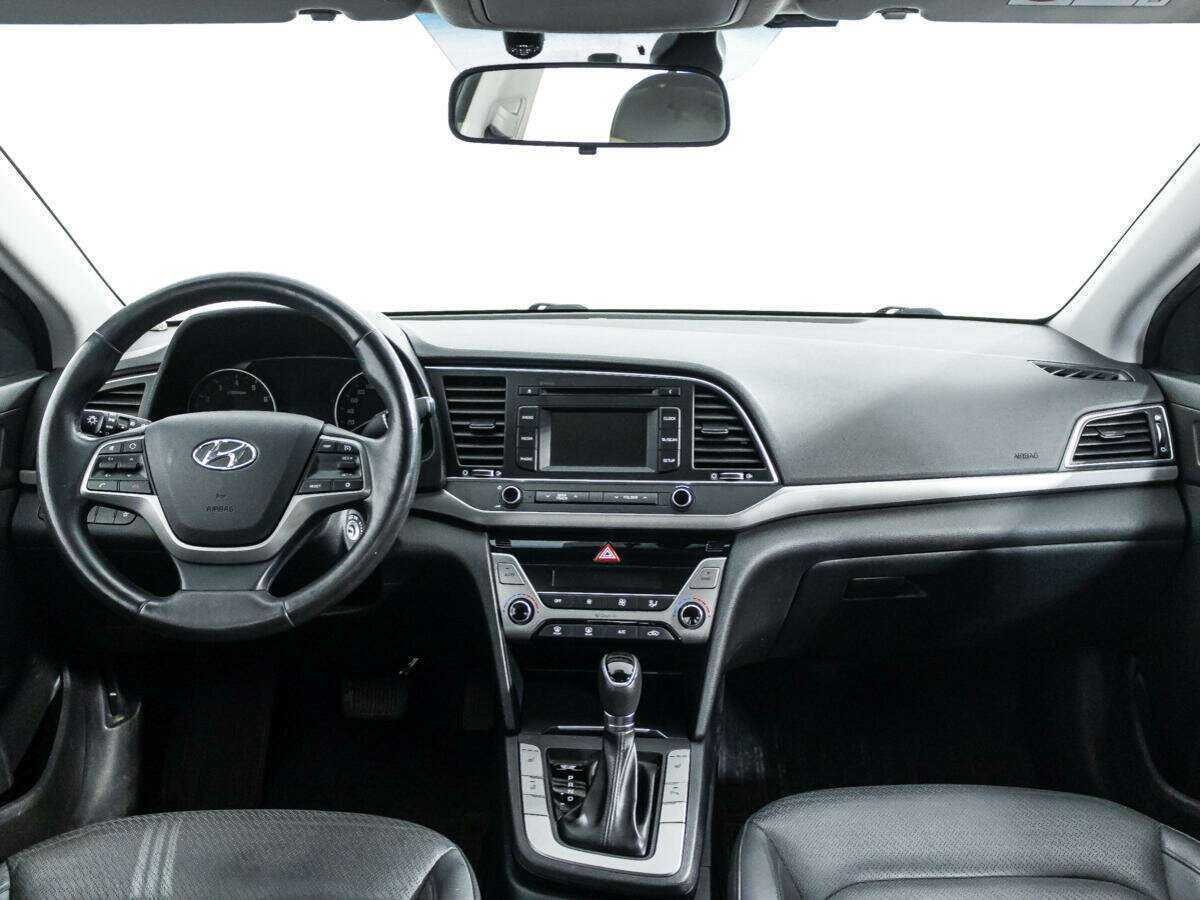 Купить Hyundai Elantra с пробегом. Фото: #12
