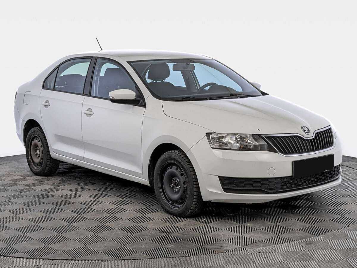 Купить Skoda Rapid с пробегом. Фото: #2