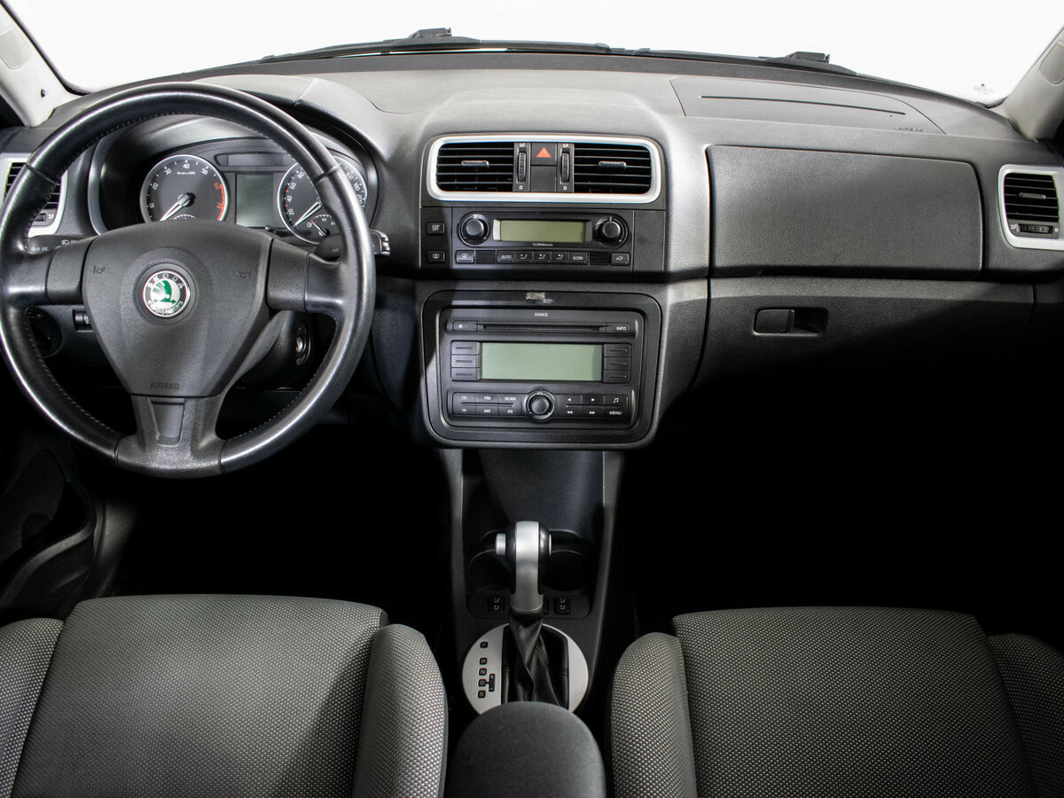 Купить Skoda Fabia с пробегом. Фото: #10