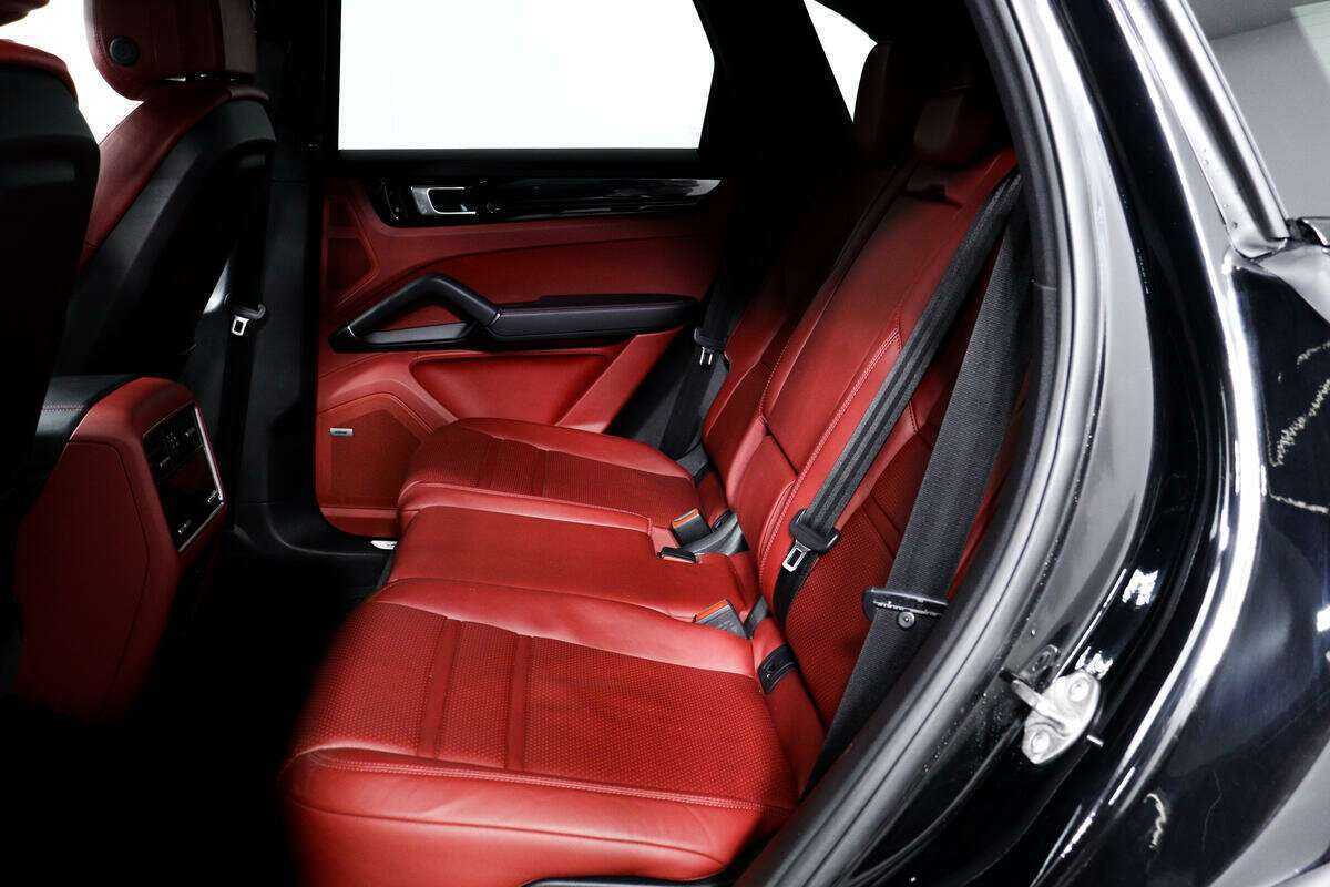 Купить Porsche Cayenne с пробегом. Фото: #7