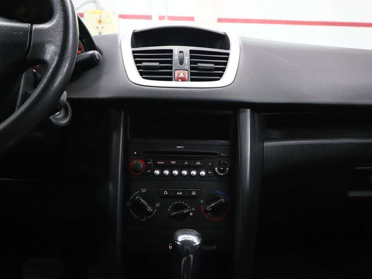 Купить Peugeot 207 с пробегом. Фото: #12
