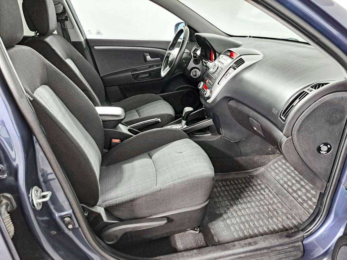 Купить Kia Ceed с пробегом. Фото: #8