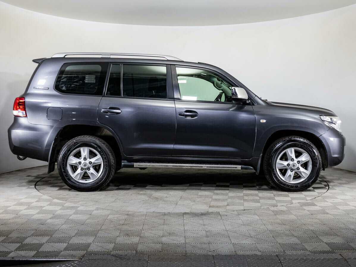 Купить Toyota Land Cruiser с пробегом. Фото: #3
